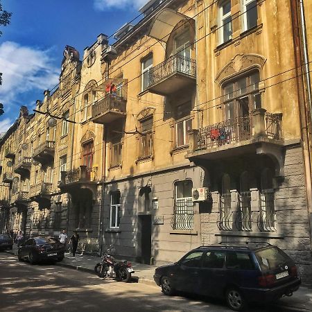 Friends Hostel Lviv Rustaveli Str Exterior photo